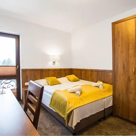 Holiday park Dworek Nad Bialka Apartamenty-pokoje-bialka Tatrzanska-czarna Gora *